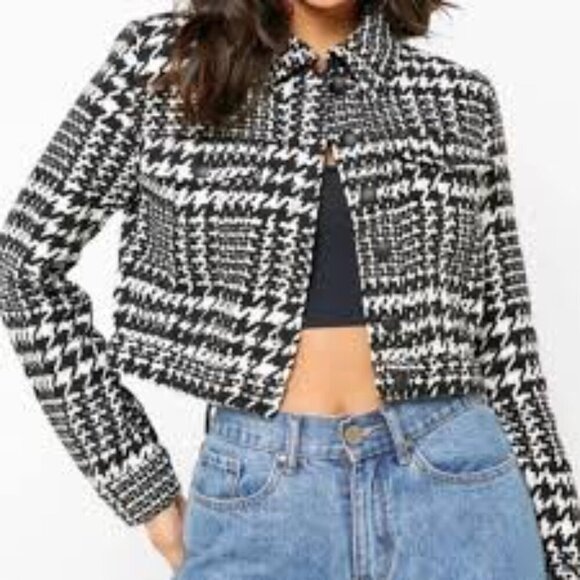 Forever 21 Black and White Cropped Jacket Medium - Picture 1 of 4